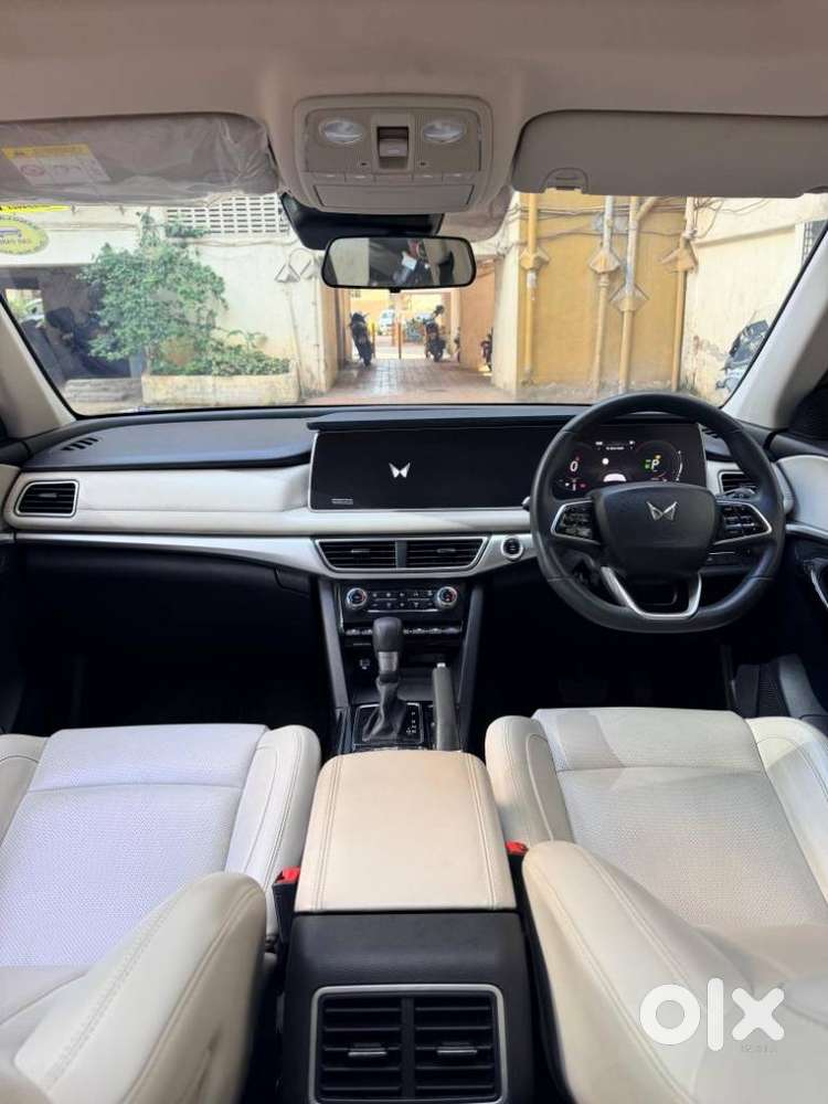 Mahindra Xuv700 2.2 Ax 7 Diesel At Luxury Pack Str, 2023, Diesel