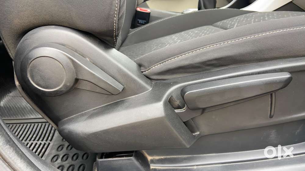 Tata Altroz Xz Plus (s), 2023, Petrol