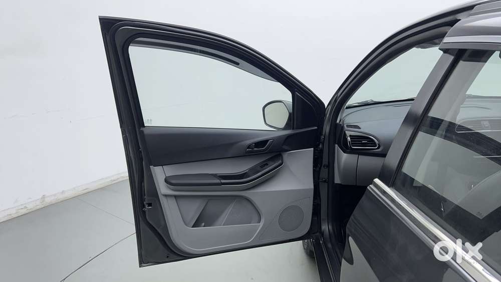 Tata Tiago 1.2 Revotron Xt Option, 2023, Petrol