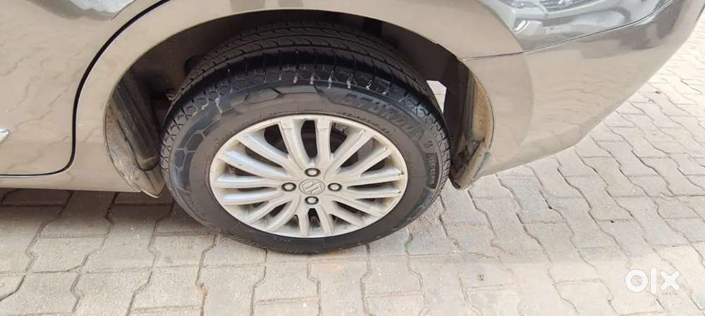 Maruti Suzuki Dzire 1.2 Zxi Amt, 2017, Petrol