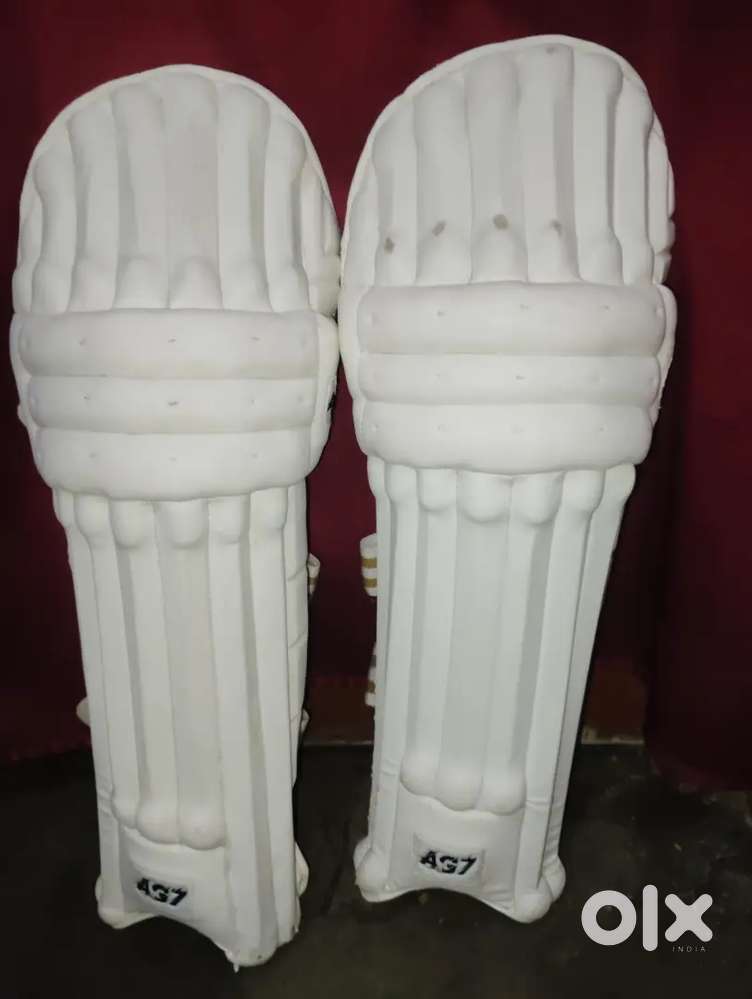 AG7 Premium Cricket Batting Pads (Almost New / Used Only 3-4 Matches)