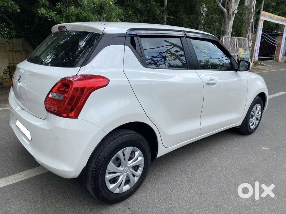 Maruti Suzuki Swift Vxi + Manual, 2023, Petrol