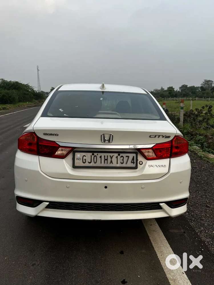 Honda City 2018 Sv 1.5 I-vtec Petrol + Cng  75,000 Km
