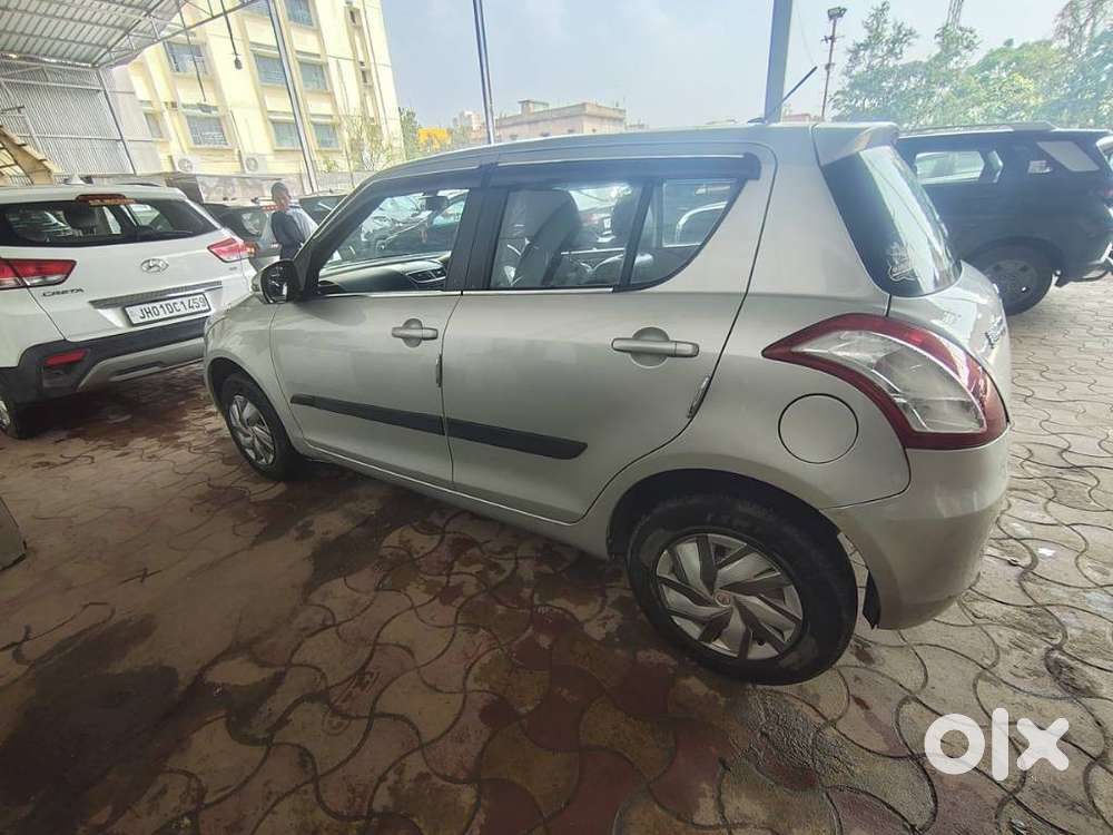 Maruti Suzuki Swift Vxi 1.2 Abs Bs-iv, 2016, Petrol