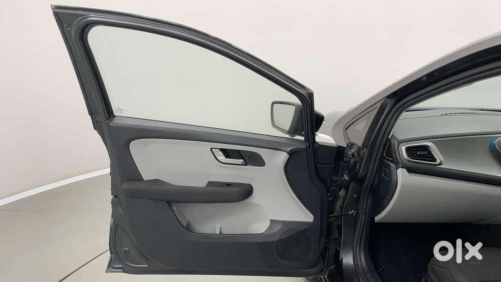 Tata Altroz Xz, 2020, Petrol