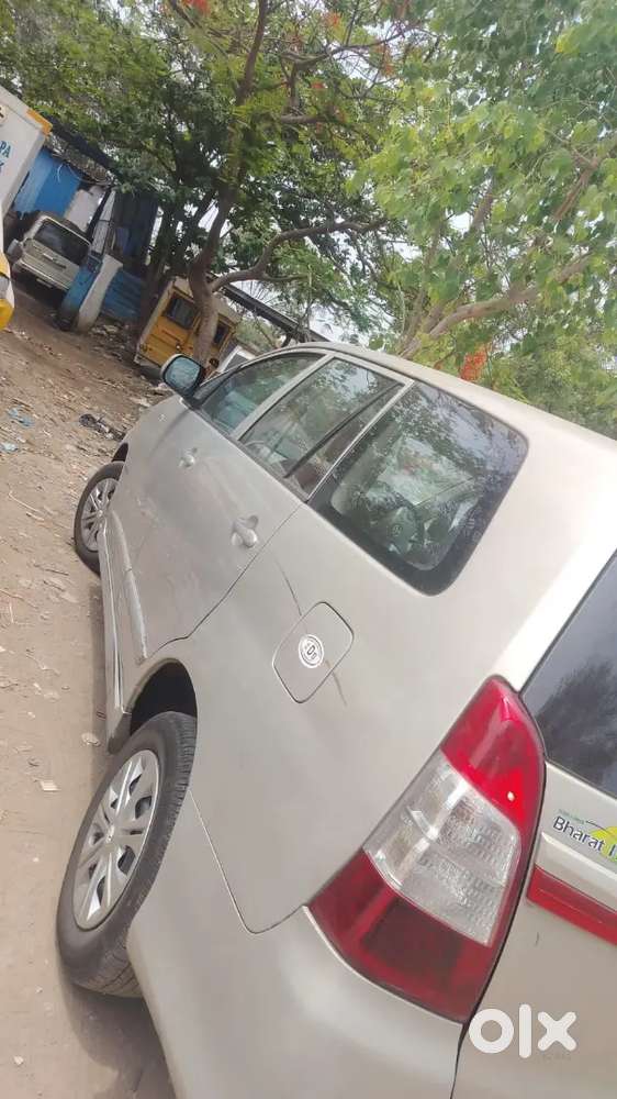 Toyota Innova 2014 Diesel 225000 Km Driven