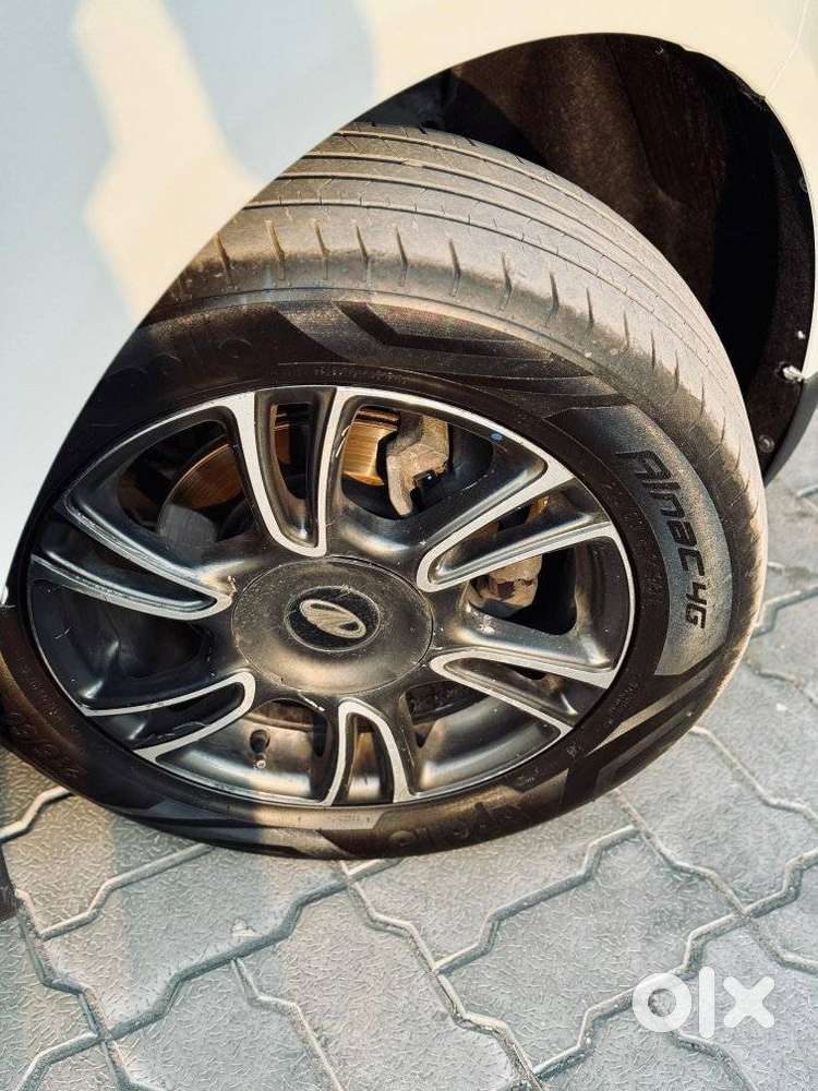 Mahindra Marazzo M8, 2018, Diesel