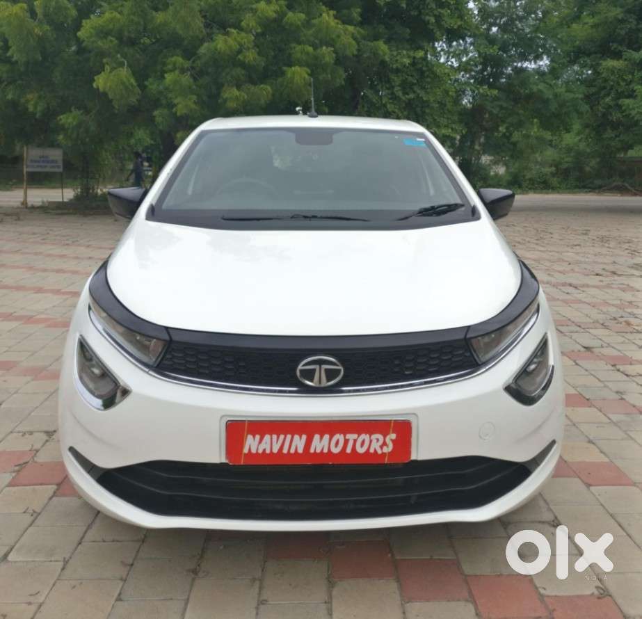 Tata Altroz, 2022, Petrol