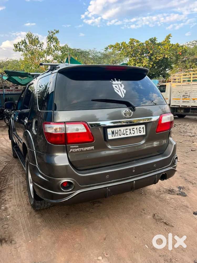 Toyota Fortuner 2011 Diesel 240000 Km Driven