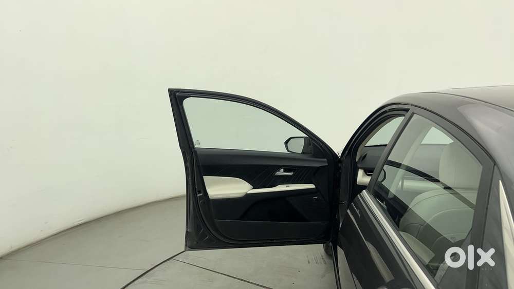 Hyundai Verna 1.5 Sx (o) Vtvt Ivt, 2023, Petrol