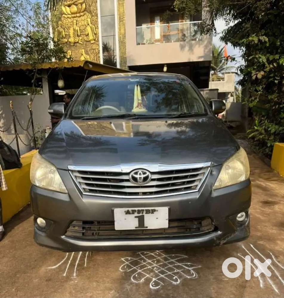 Toyota Innova 2012 Diesel Well Maintained