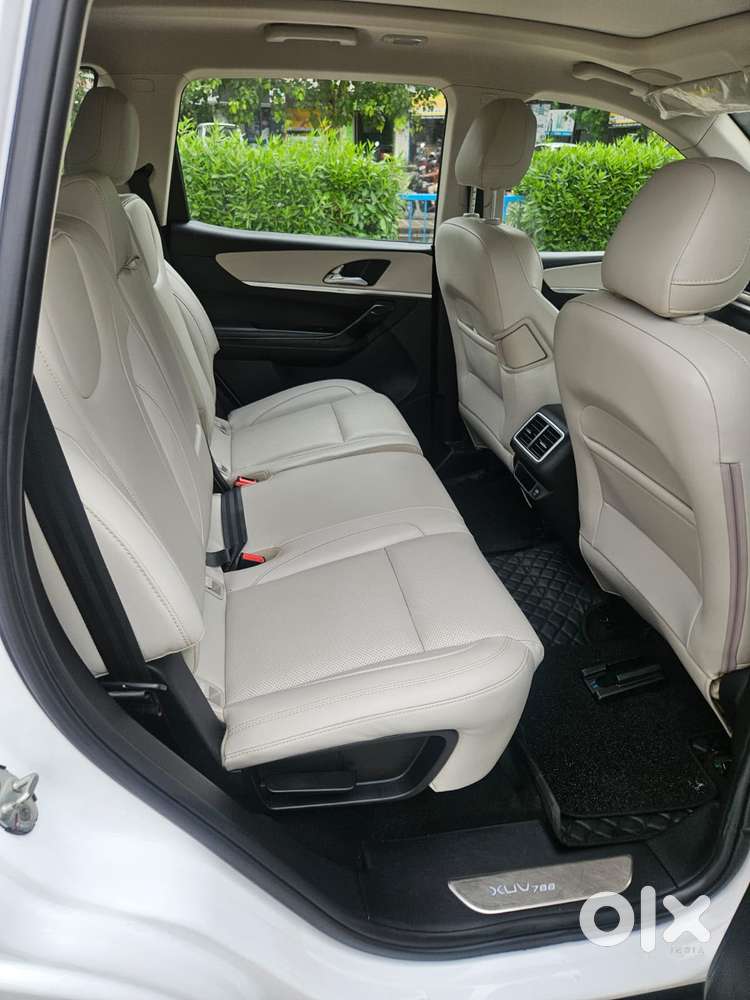 Mahindra Xuv700 2.2 Ax 7 Diesel Mt Luxury Pack Str, 2023, Diesel