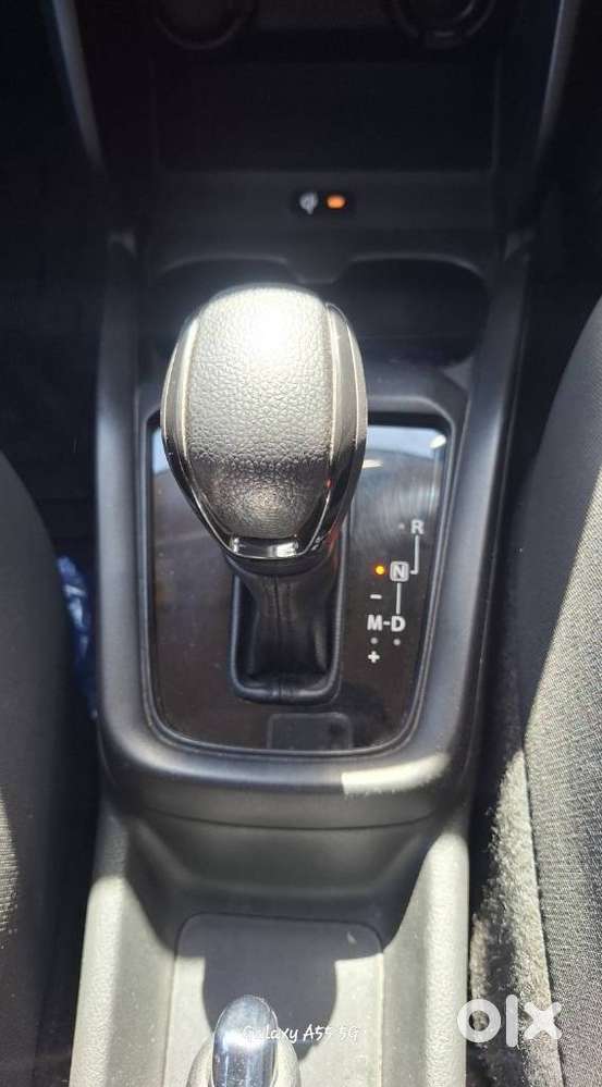 Maruti Suzuki Swift Amt Zxi, 2025, Petrol