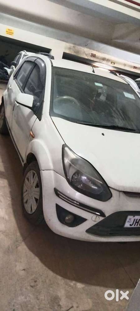 Ford Figo 2010 Petrol 100000 Km Driven