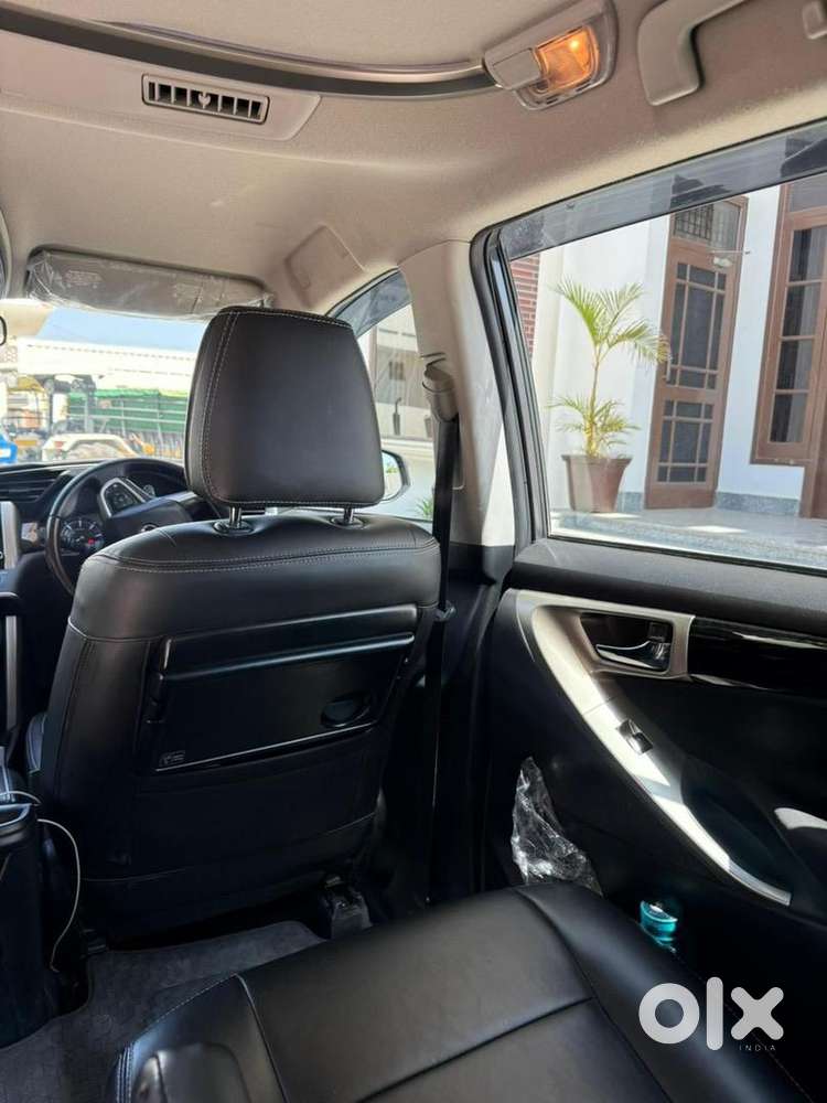 Toyota Innova Crysta 2021 Diesel 33460 Km Driven Well Maintained