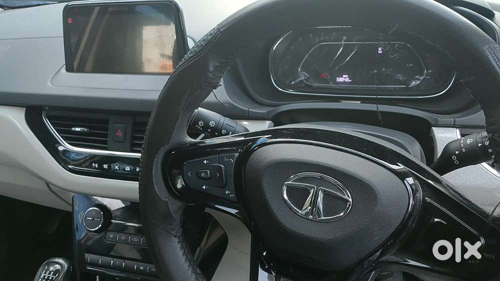 Tata Nexon, 2022, Petrol