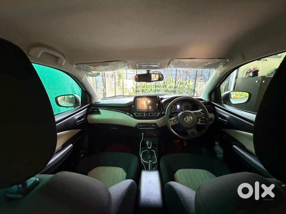 Toyota Glanza V Amt 2024