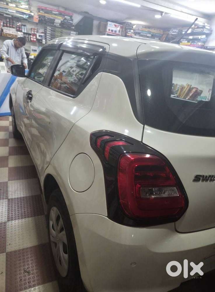 Maruti Suzuki Swift Vxi + Manual, 2021, Petrol