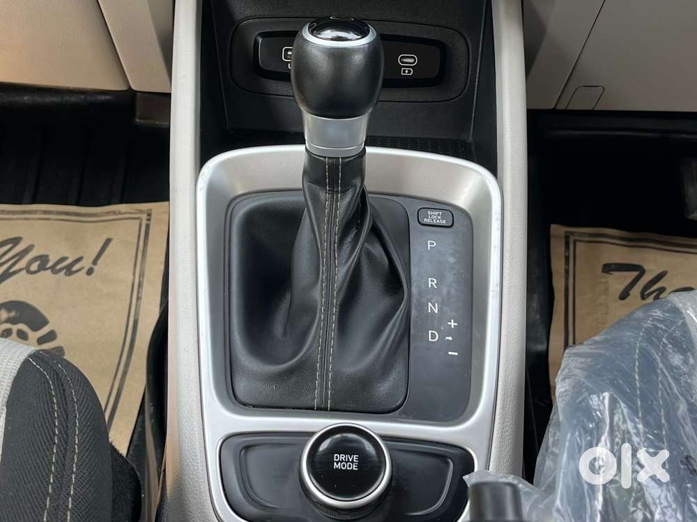 Hyundai Venue 1.0 S (o) Turbo Dct, 2023, Petrol