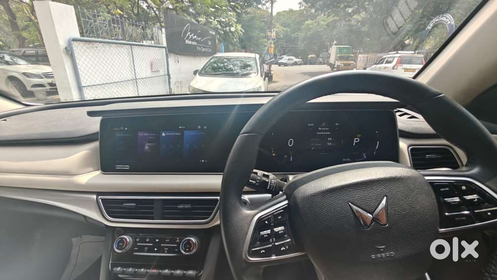 Mahindra Xuv700 2.2 Ax 7 Diesel At Str, 2023, Diesel