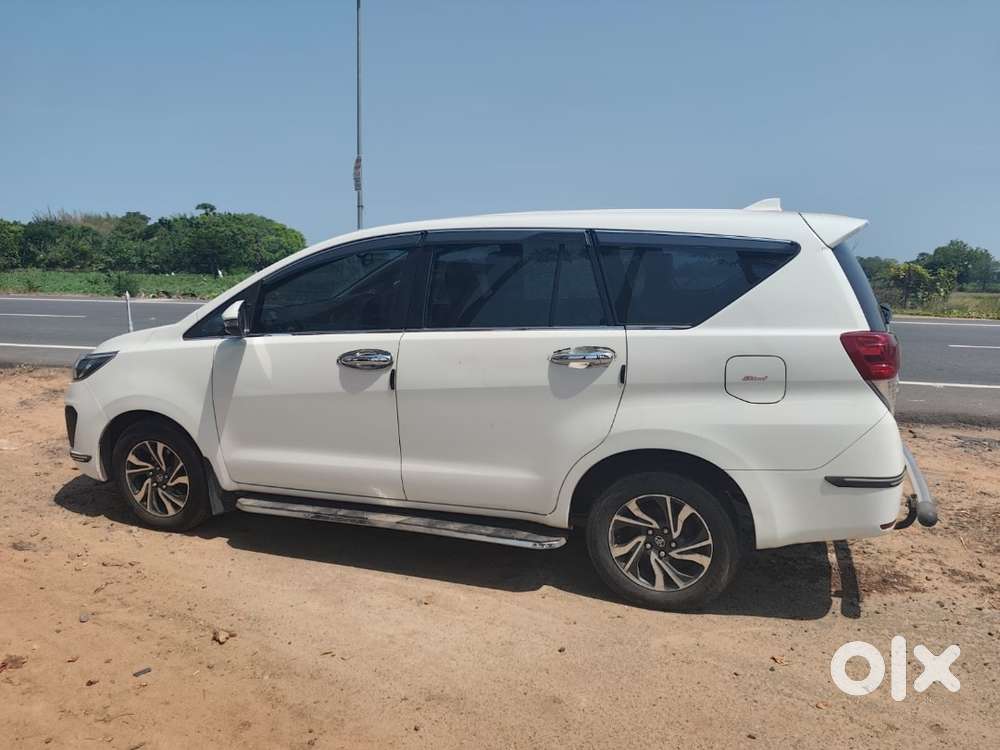 2023 Toyota Innova Crysta – Super White – Excellent Condition