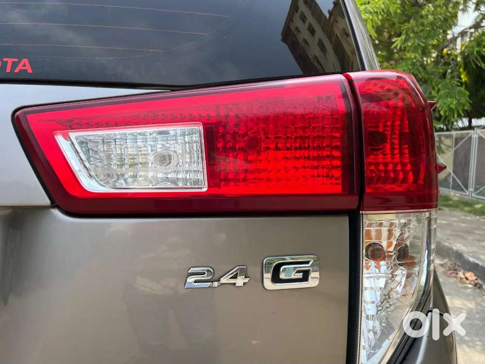Toyota Innova Crysta 2.4g 8 Seater Lifetime Tax Paid Car