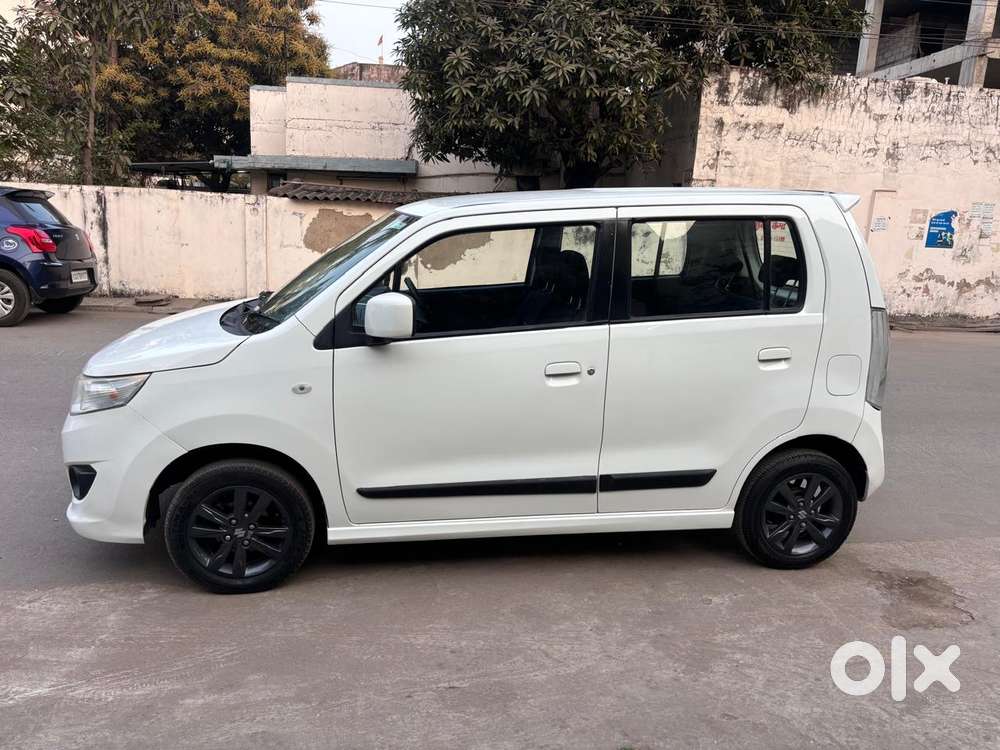 Maruti Suzuki Stingray Vxi, 2015, Petrol