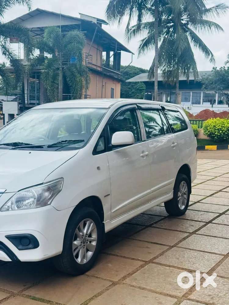 Toyota Innova 2.5 2014