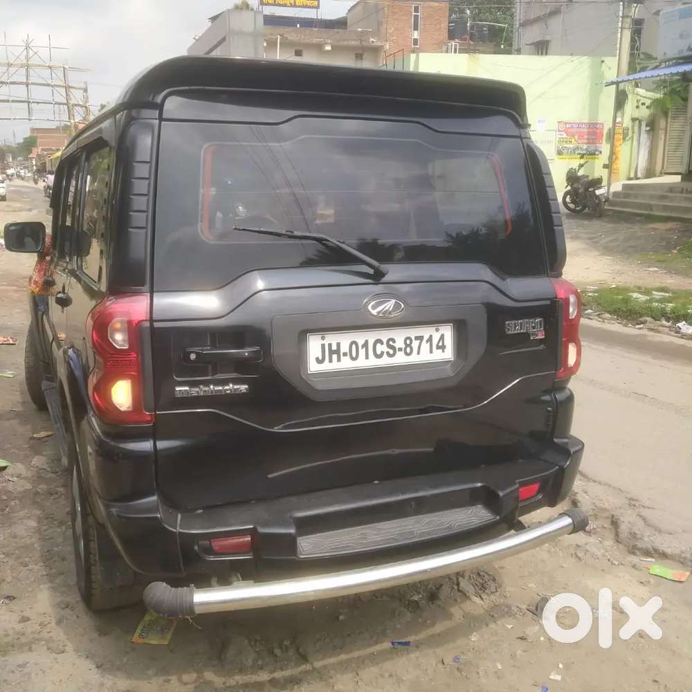 Mahindra Scorpio S6 Plus 2017
