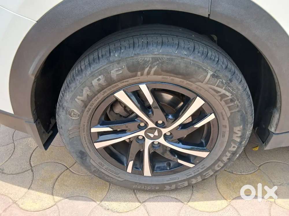 2022 Xuv700 Mx Petrol  25000 Km  Excellent Condition
