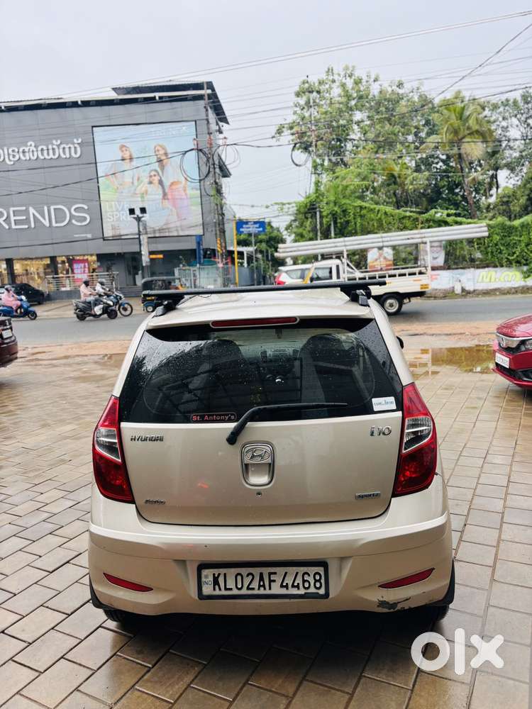 Hyundai I10 Sportz At, 2010, Petrol