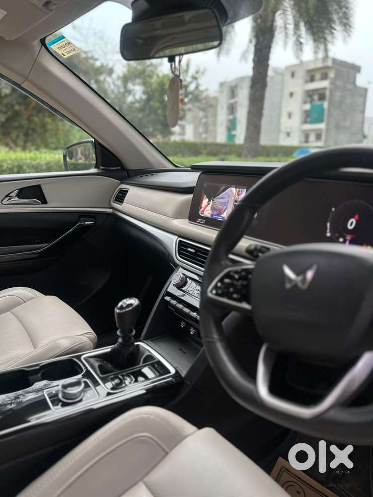 Mahindra Xuv700 2.2 Ax 7 Diesel Mt Luxury Pack Str, 2022, Diesel