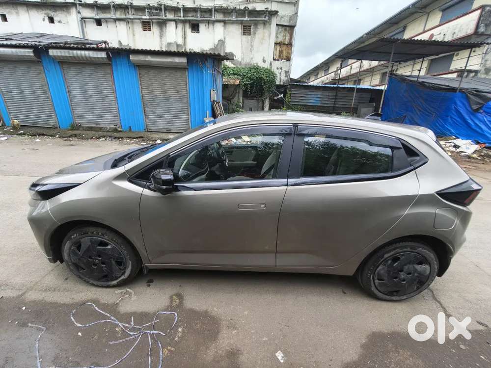 Tata Altroz Creative Petrol Automatic 2025