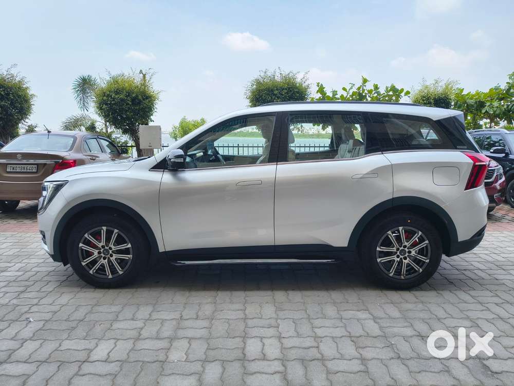 Mahindra Xuv700 2.0 Ax 7 Petrol Mt Str, 2021, Petrol