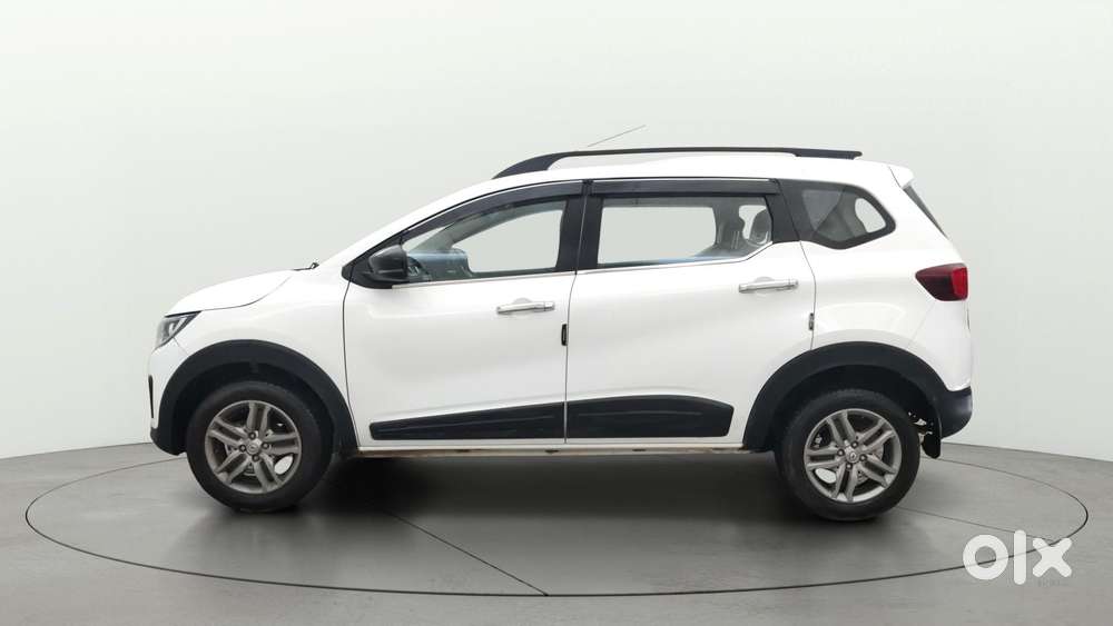 Renault Triber Rxz, 2022, Petrol