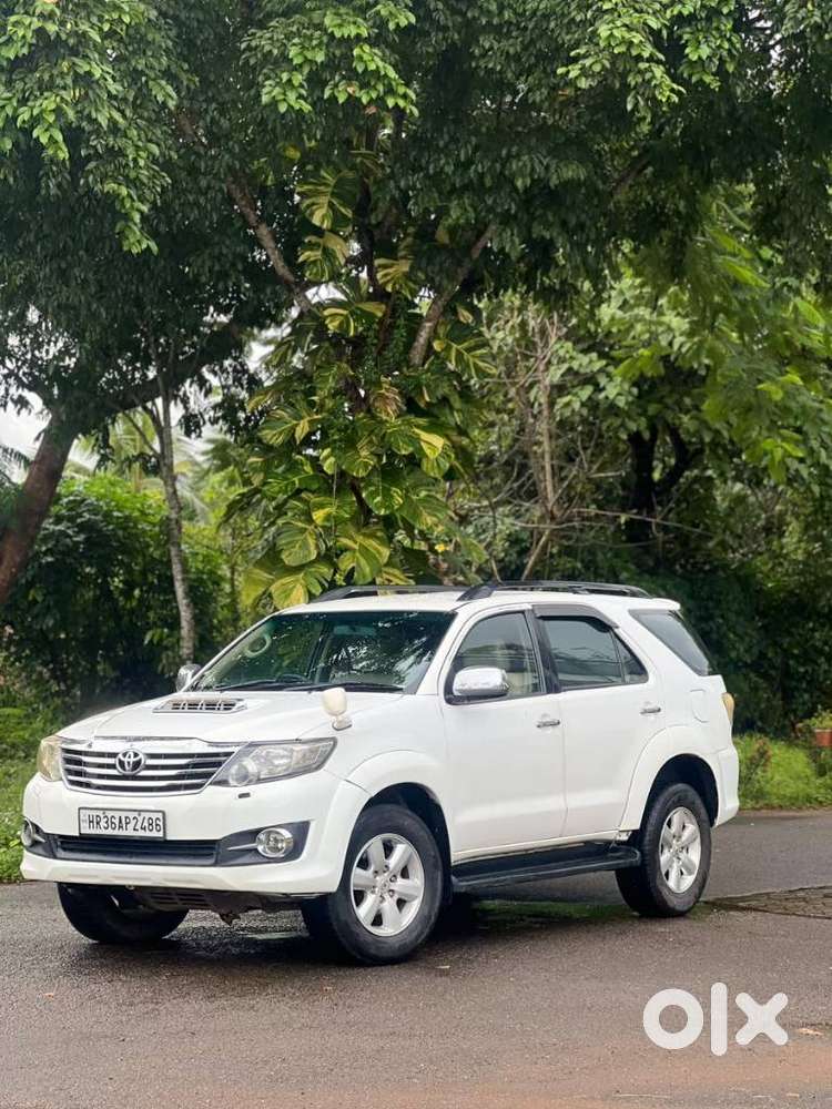 Toyota Fortuner 3.0 4x4 Manual, 2011, Diesel