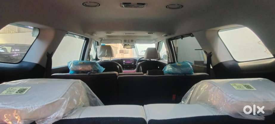 Kia Carens Luxury (o)1.5 Turbo Petrol Dct 7 Str, 2023, Petrol