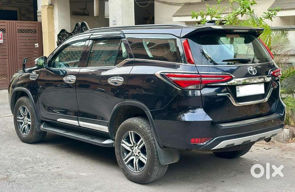 Toyota Fortuner 4x2 At 2025 Black