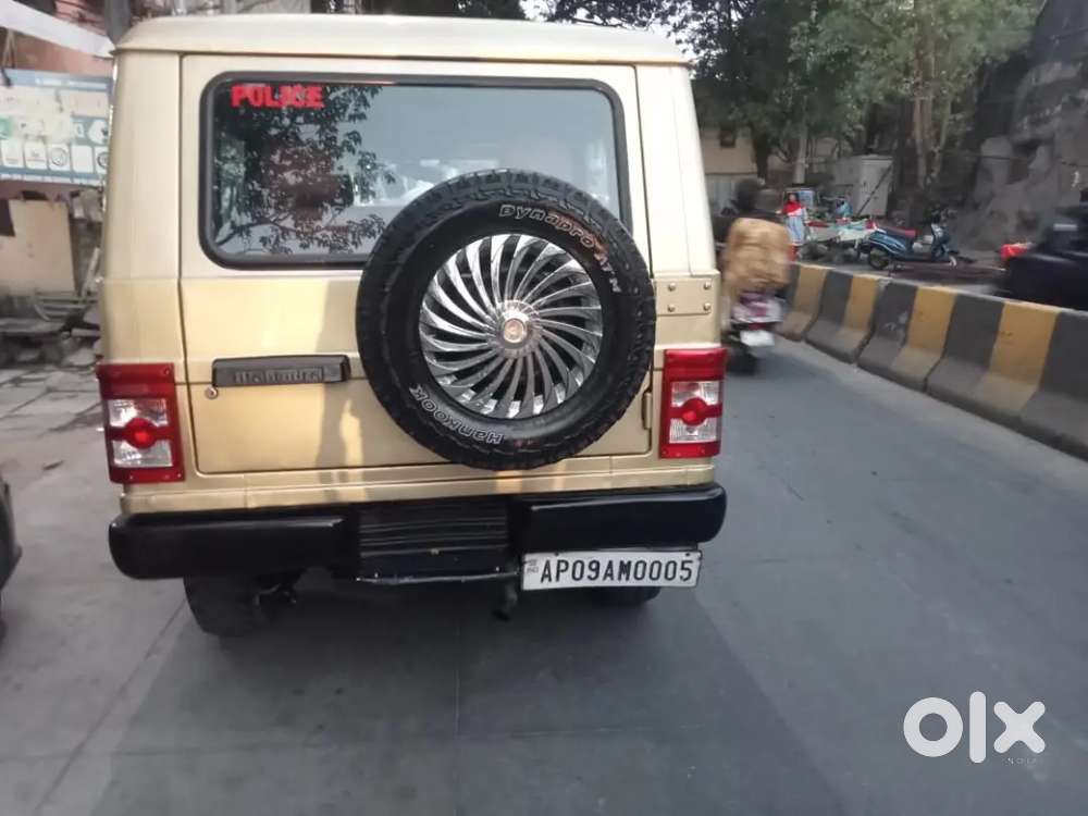 Mahindra Bolero Neo 2002