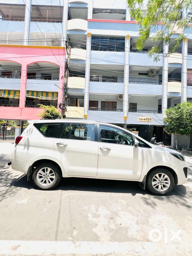 Toyota Innova Crysta 2.4 V 8 Str, 2016, Diesel