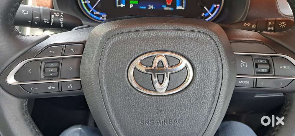 Toyota Innova Hycross 2.0 Zx Hybrid 7 Str, 2025, Petrol