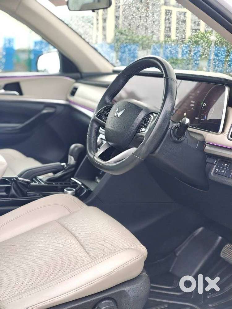 Mahindra Xuv700 2.2 Ax 7 Diesel At Str, 2024, Diesel