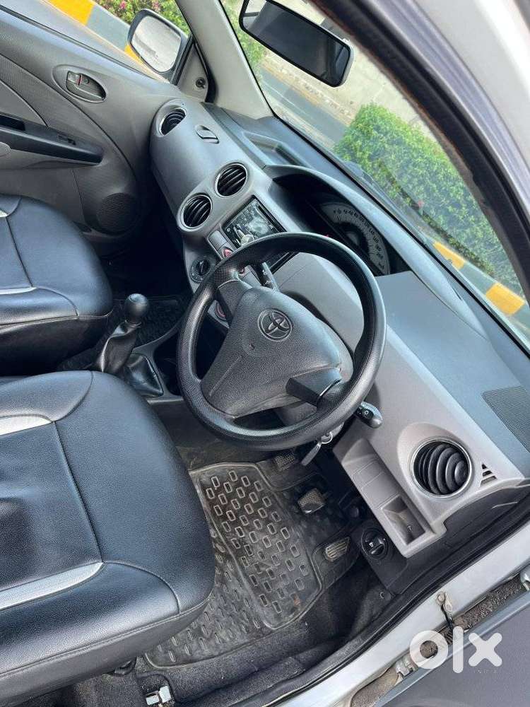 Toyota Etios Liva 2011-2012 G, 2011, Petrol