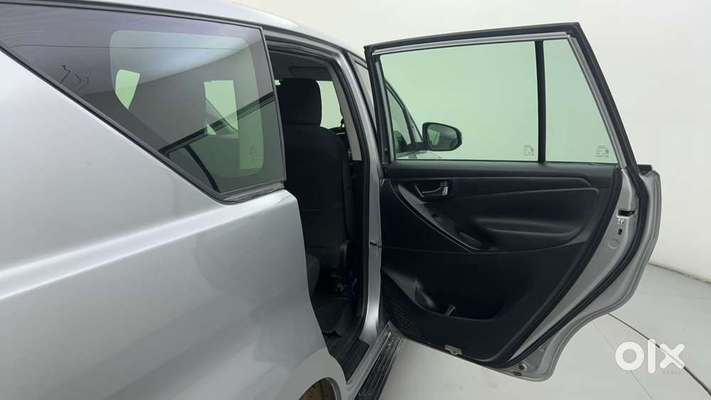 Toyota Innova Crysta [2020-ongoing] 2.7 Gx At 7 Str, 2022, Petrol