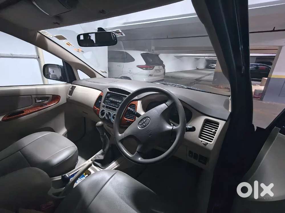 Toyota Innova 2.0 V 2026