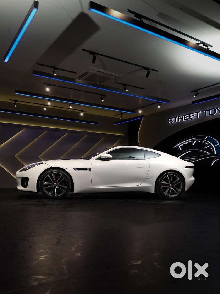 Jaguar F Type Coupe R-dynamic 2.0, 2020, Petrol