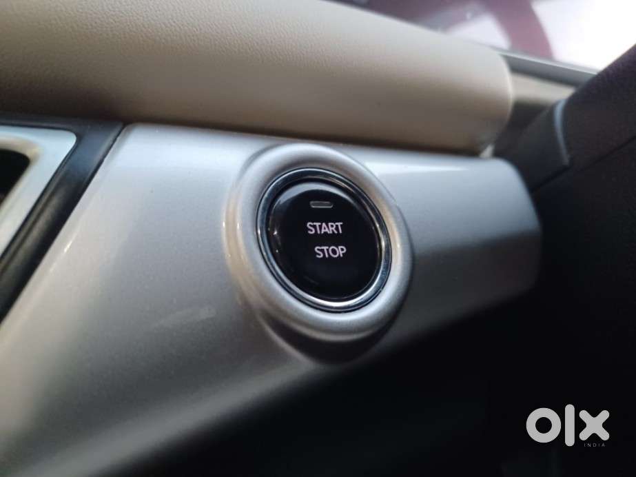 Mahindra Xuv700 2.0 Ax 7 Petrol At Luxury Pack Str, 2024, Petrol