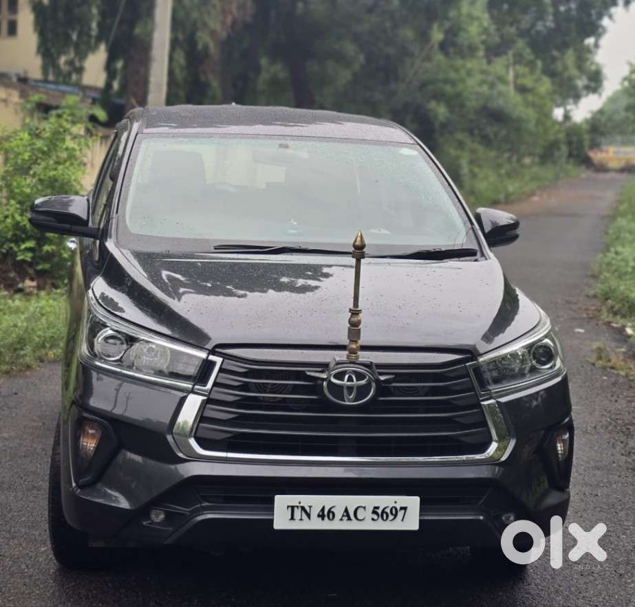 Toyota Innova Crysta 2.7v Mt, 2022, Petrol