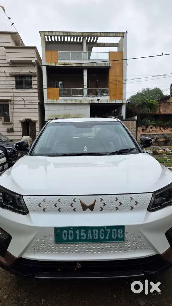 Mahindra Xuv400 Ev 2025 Electric Well Maintained