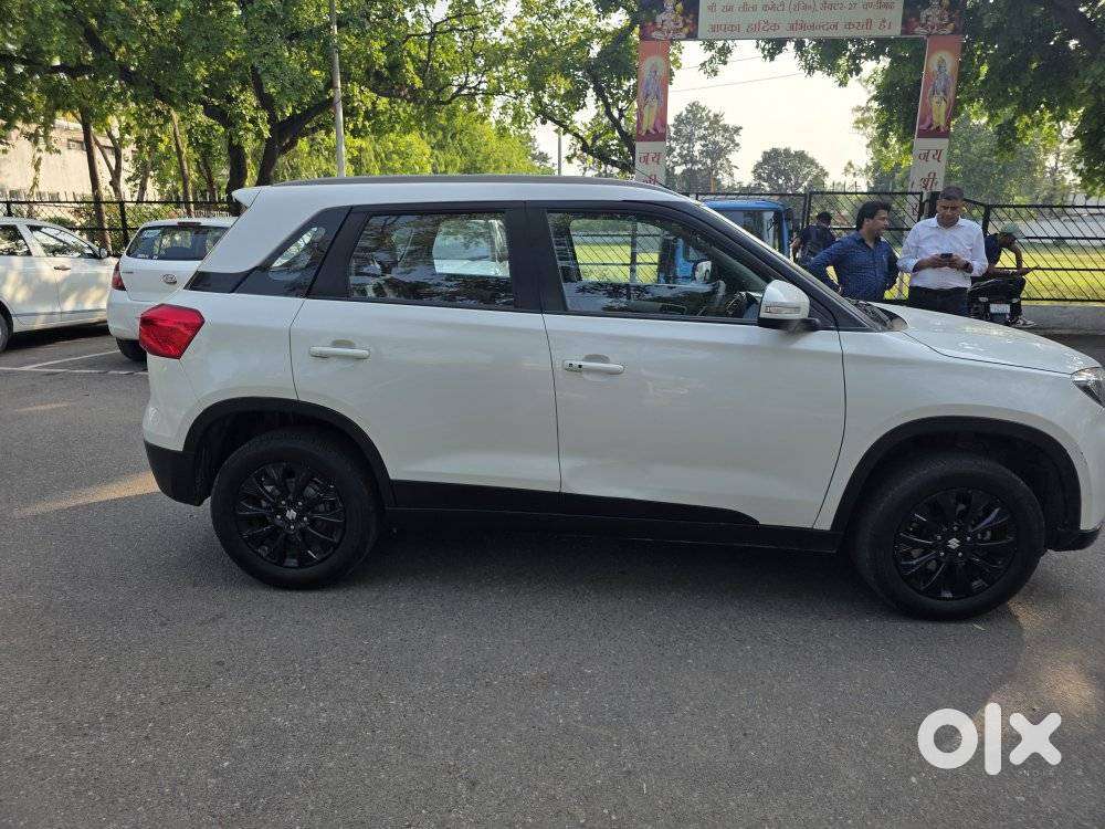 Maruti Suzuki Brezza 1.5 Zxi Smart Hybrid, 2022, Petrol